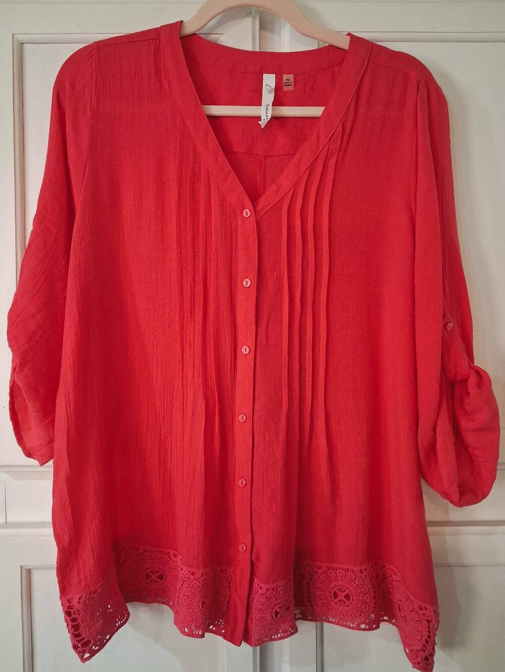 NY Collection pink button-front blouse, front pleating & crochet lace hem, PXL